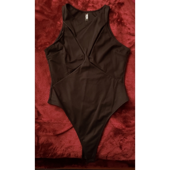 Cutout bodysuit - Picture 2 of 4